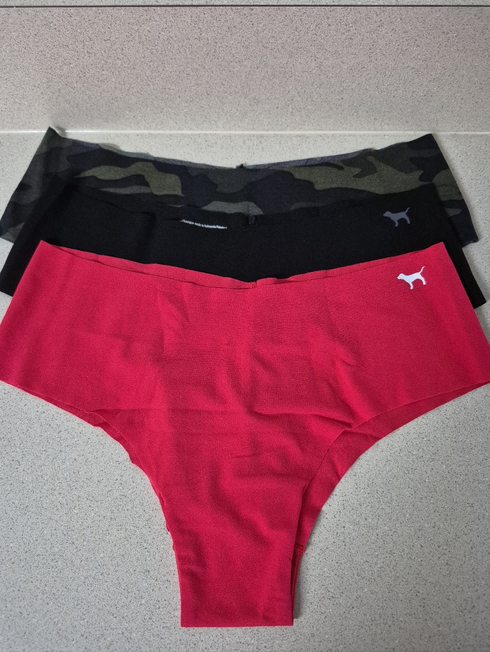VS PINK (3) Cheeksters NWOT Size SMALL - Red, Black, Camo (2022)